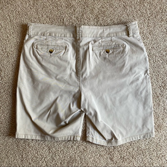 Lee Straight Fit Shorts - Picture 2 of 5